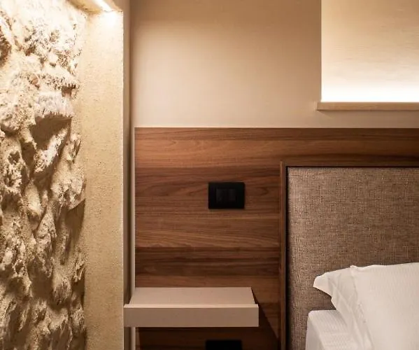 Πανσιόν Destasu' Bed And Wellness 4*